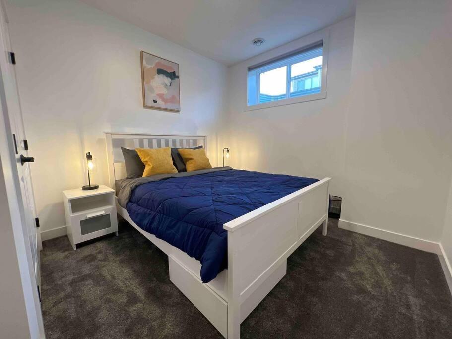 Newly Built 2 Bedroom Suite With Free Parking - Close To Banff National Park, Calgary Ngoại thất bức ảnh